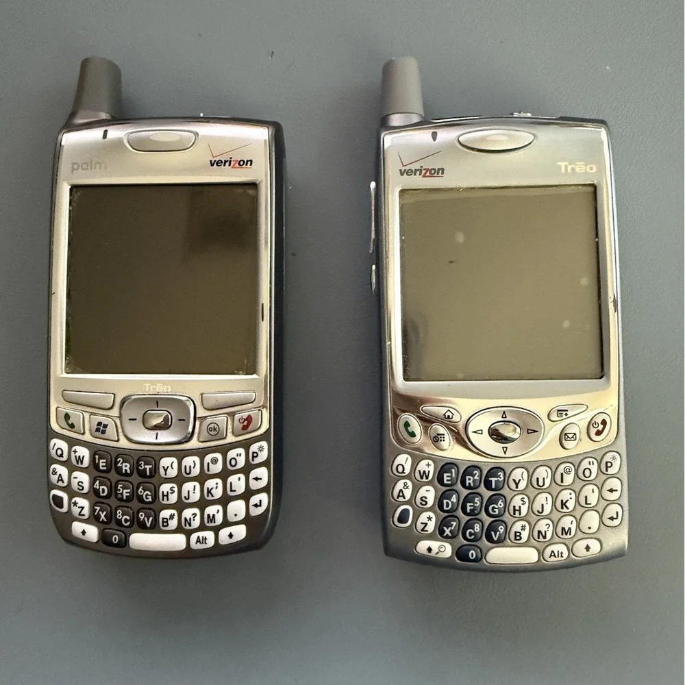 Palm Treo Bundle – Verizon Models 650 & 700w (CDMA Collector's Lot) UNTESTED